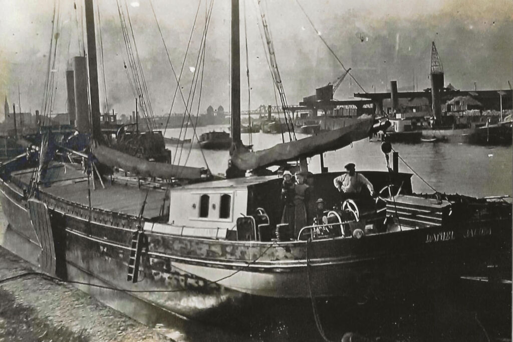 Daniël Jacoba op de Waal bij Nijmegen, jaren 20